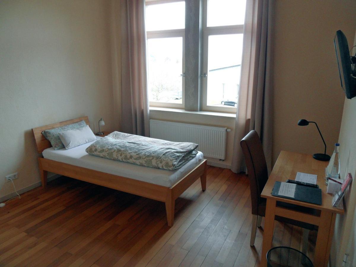 Im Bahnhof - Gästezimmer - Weikersheim Exterior foto